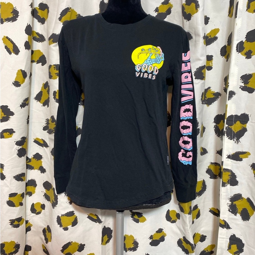 DIKOTOMY Long Sleeved Good Vibes TShirt Size Small